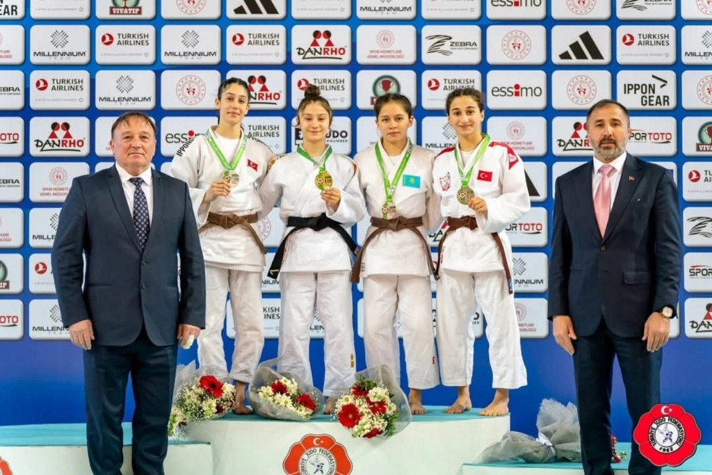 Büşra Ceylin Avrupa Kupasından Madalya İle Döndü