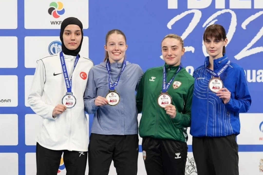 Hiranur Gürcistan'da Kürsüde