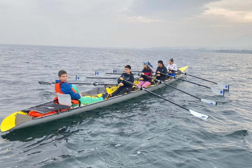 İzmit Körfezinde Kağıtspor Kürekleri