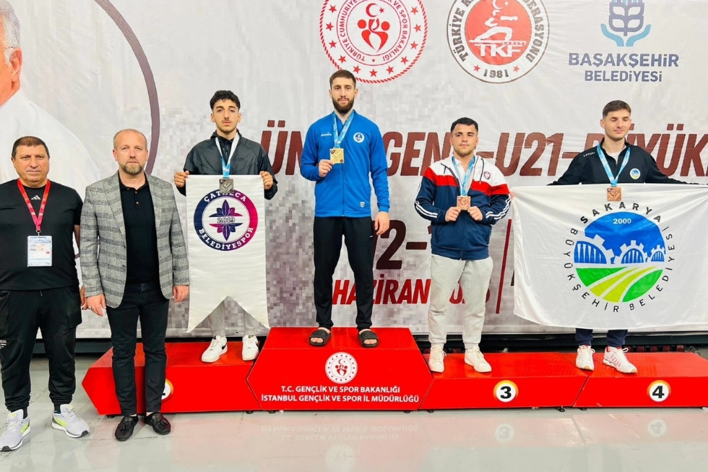 Karatecilerimiz İstanbul'dan Madalyalar İle Döndüler