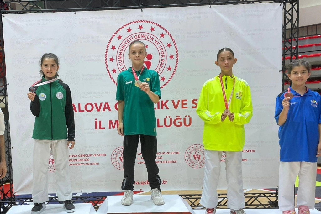 Karatecilerimizden 2 Altın 1 Bronz