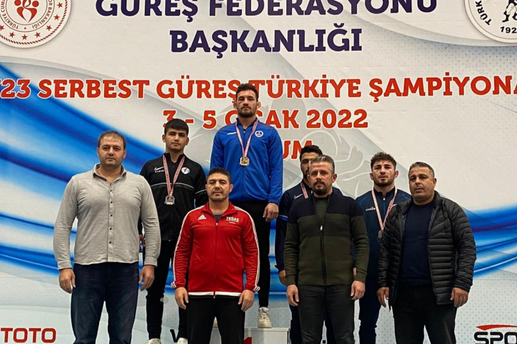 Minderin Zirvesinde Kağıtspor Var