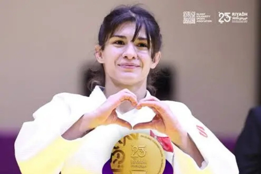 TUĞÇE BEDER’DEN ALTIN MADALYA!