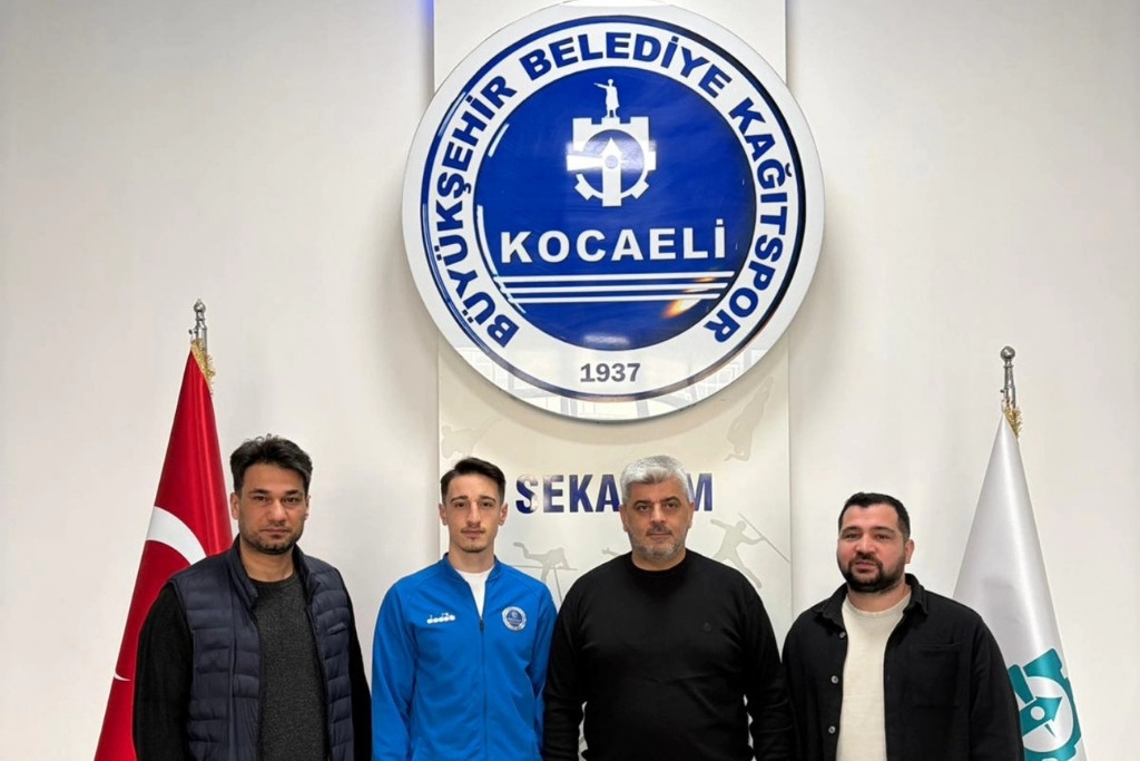 Uday Atina'da Sahneye Çıkıyor